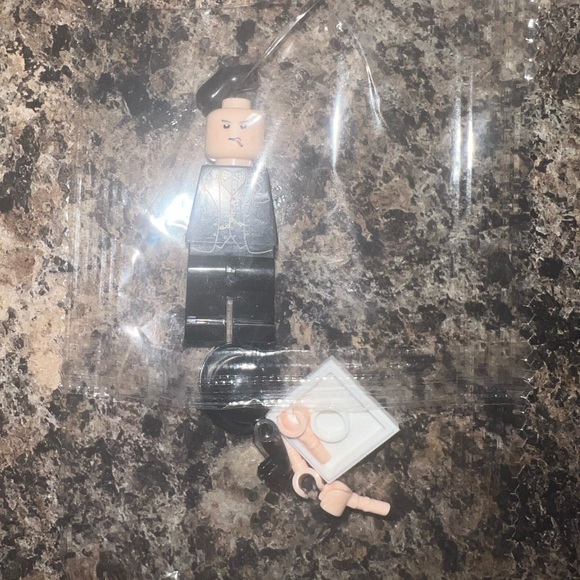 $3 BUILDING BLOCK MINI FIGURE. NEW IN PLASTIC. $3 WITH ANY $10 ORDER OR MORE - Picture 3 of 12